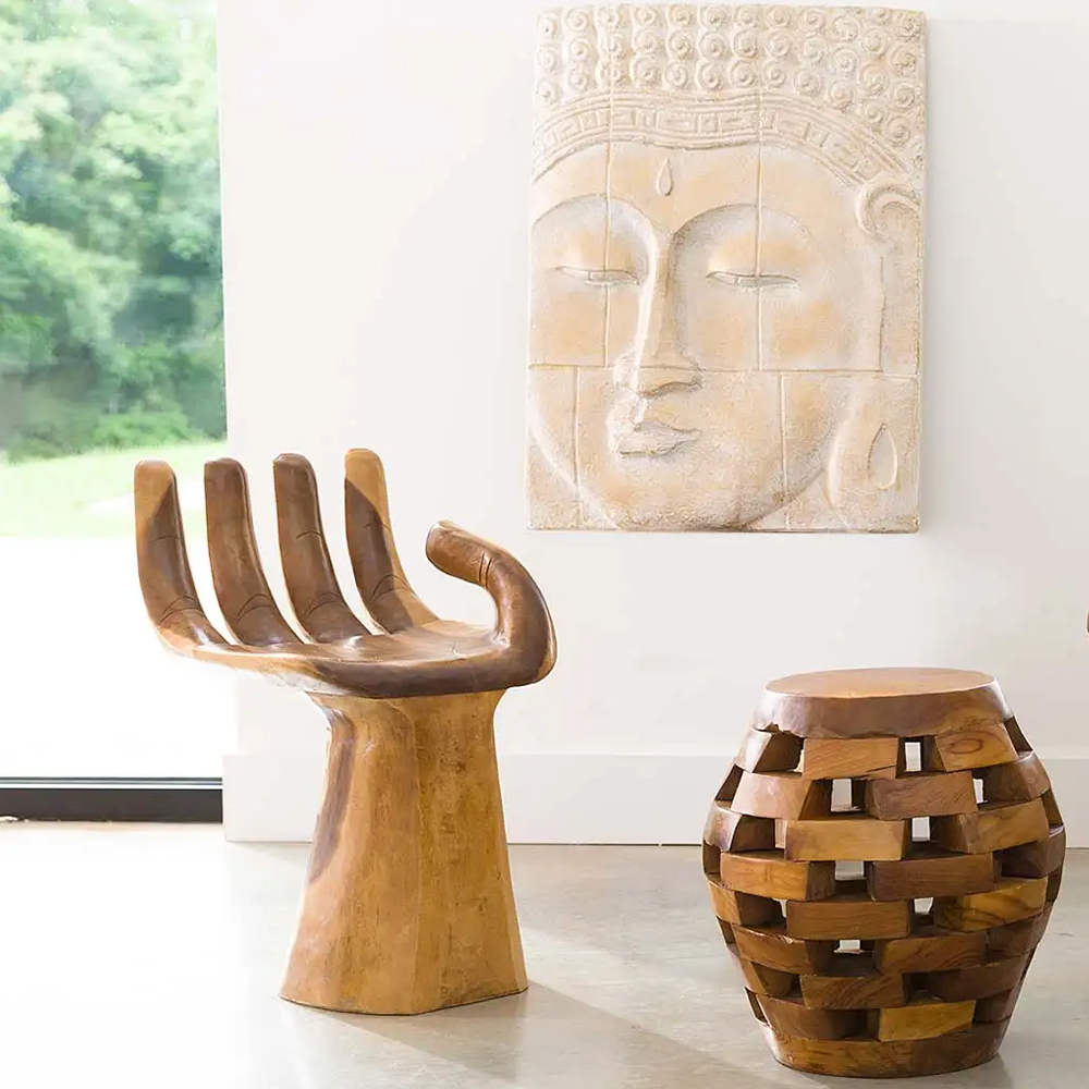Стул из массива дерева в виде руки God's Hand Chair