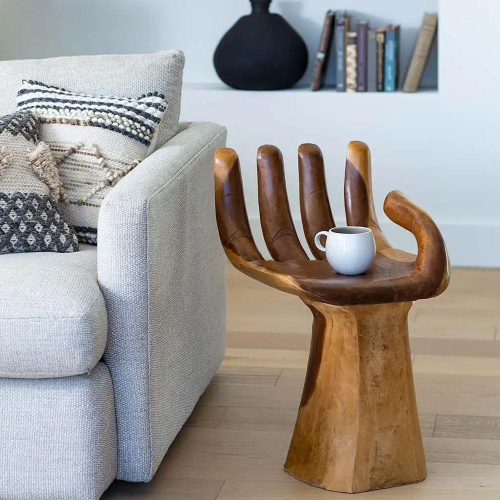 Стул из массива дерева в виде руки God's Hand Chair