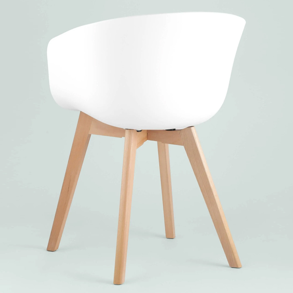 Стул из пластика с мягким сиденьем Eames