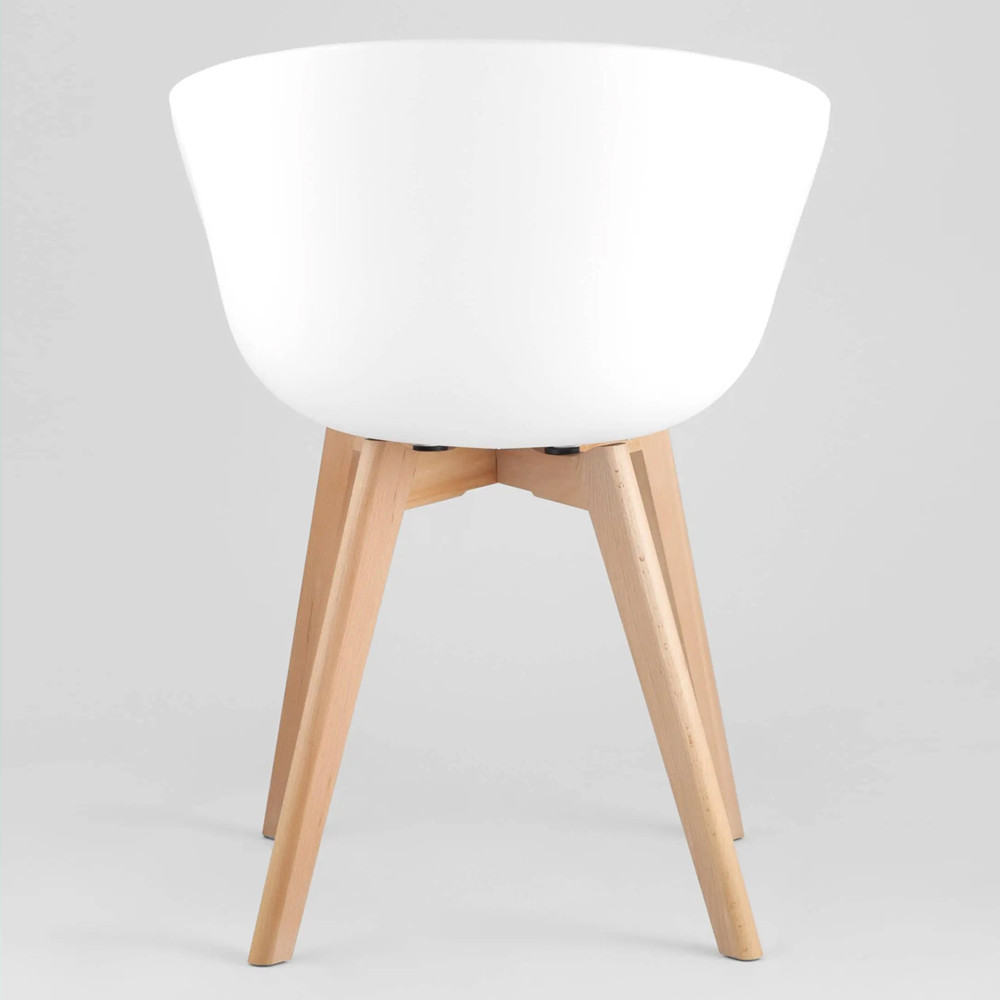 Стул из пластика с мягким сиденьем Eames