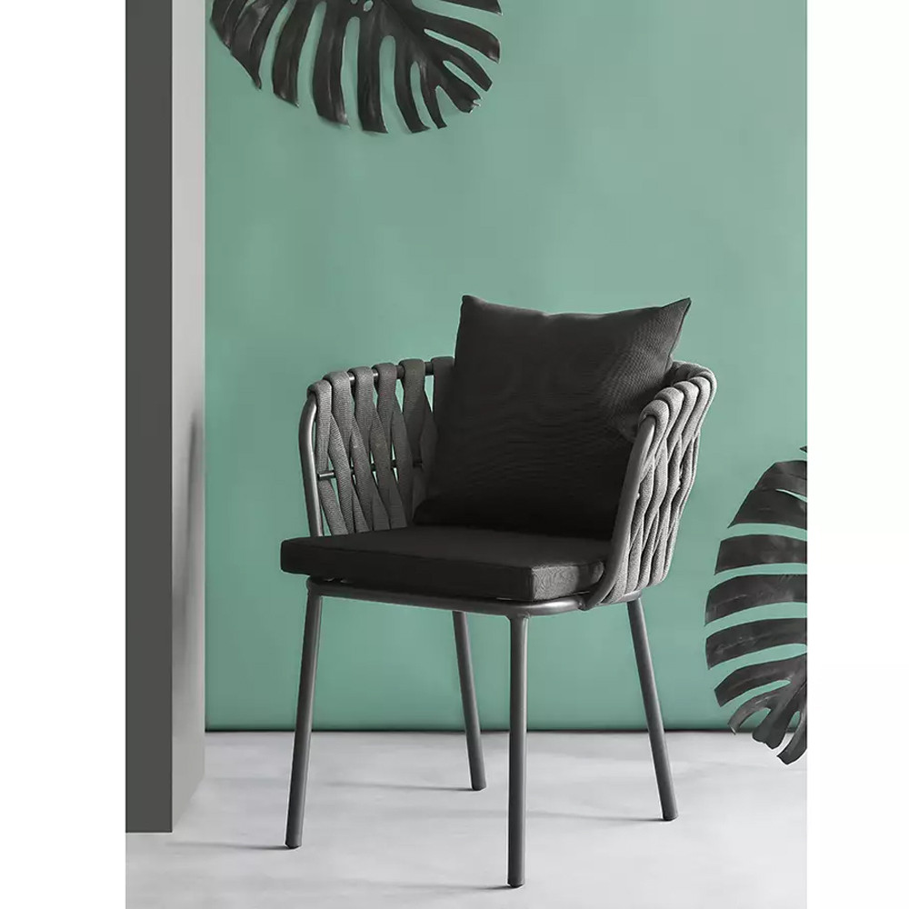 Стул мягкий с декором в виде плетеных лент на спинке и подлокотниках Semicircular Chair Decorated with Ribbons