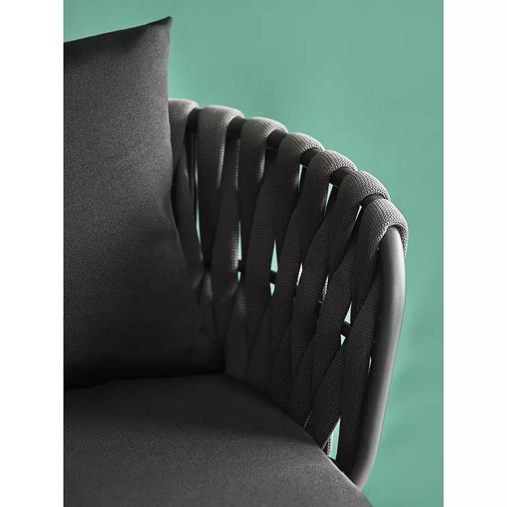 Стул мягкий с декором в виде плетеных лент на спинке и подлокотниках Semicircular Chair Decorated with Ribbons