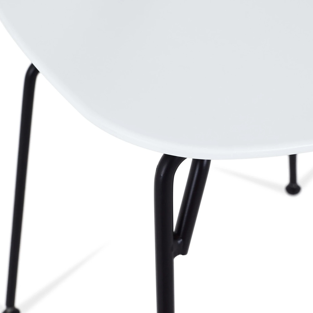 Стул на металлических ножках Travis Chair White