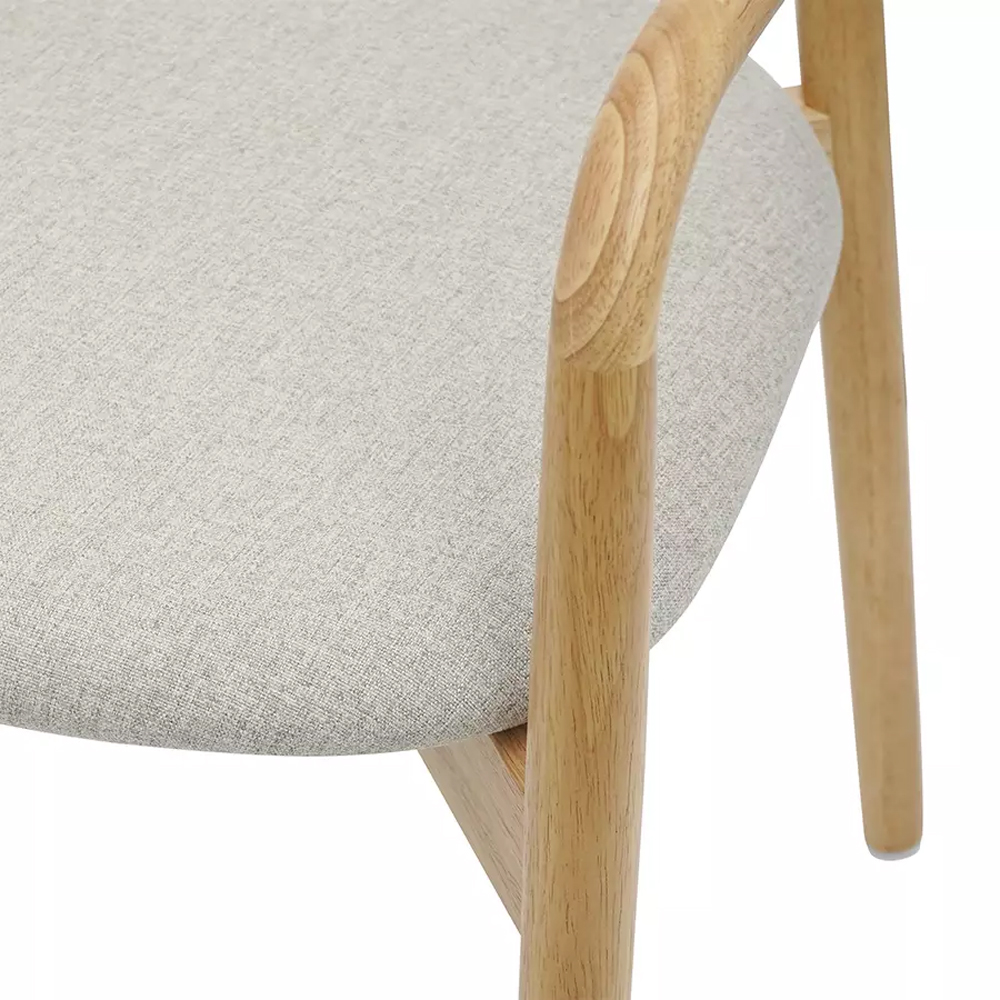 Стул обеденный с мягким сиденьем и спинкой из плетеного ротанга Wood and Textile Chair
