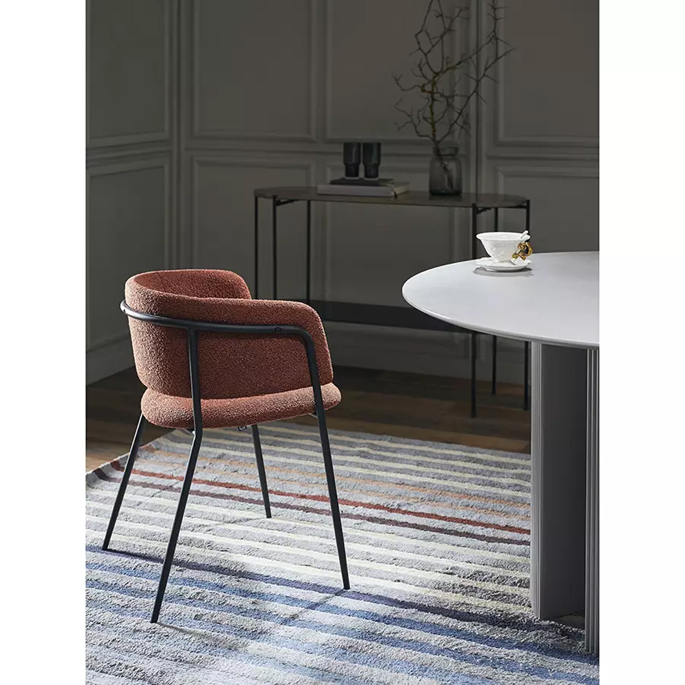 Стул полукруглый мягкий с буклированной обивкой Chair with Boucle Upholstery