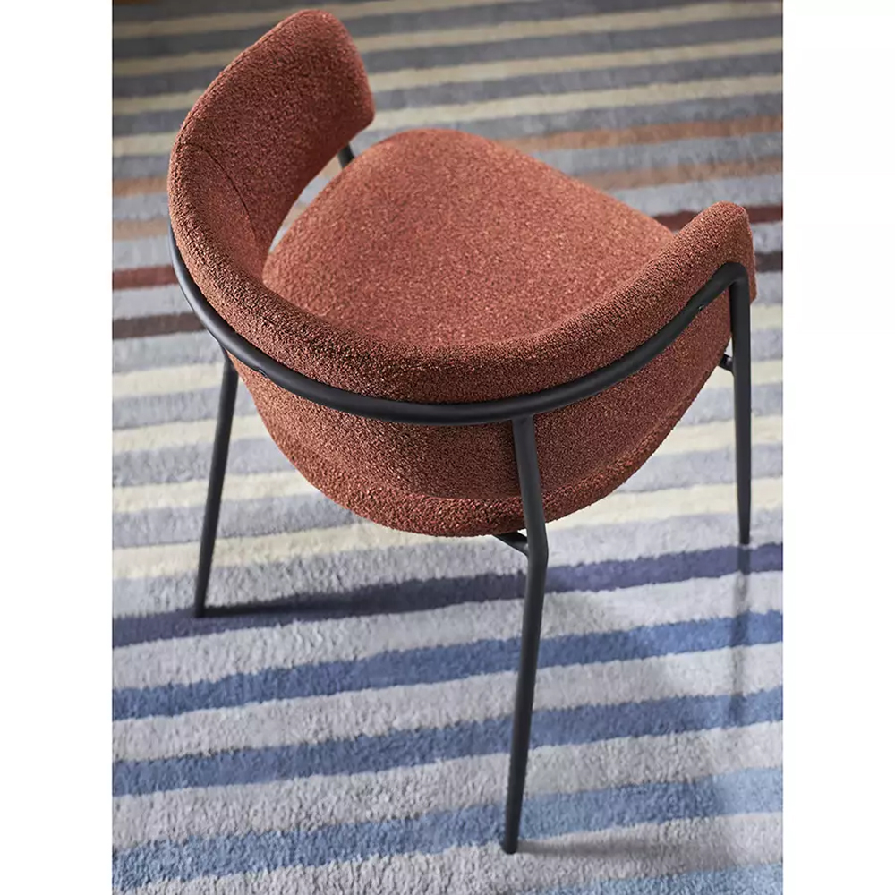 Стул полукруглый мягкий с буклированной обивкой Chair with Boucle Upholstery