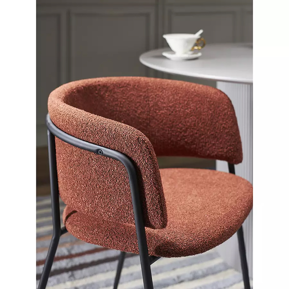 Стул полукруглый мягкий с буклированной обивкой Chair with Boucle Upholstery