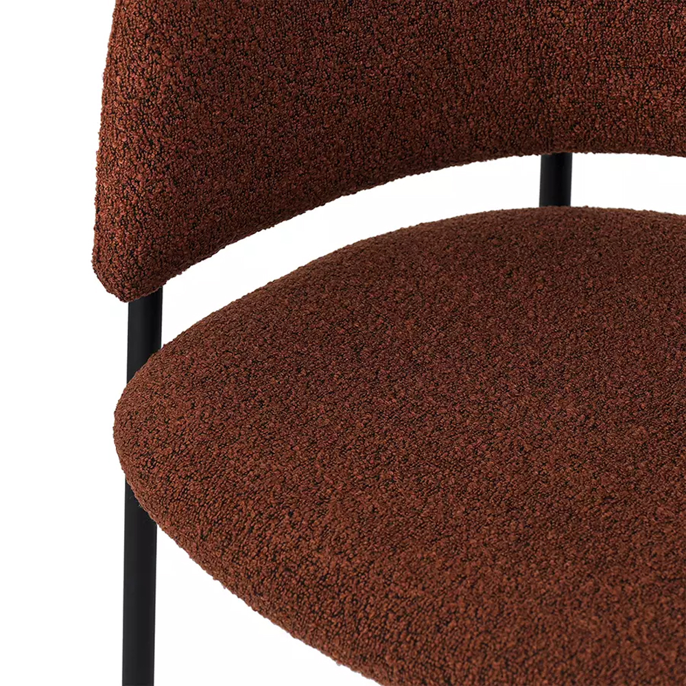 Стул полукруглый мягкий с буклированной обивкой Chair with Boucle Upholstery