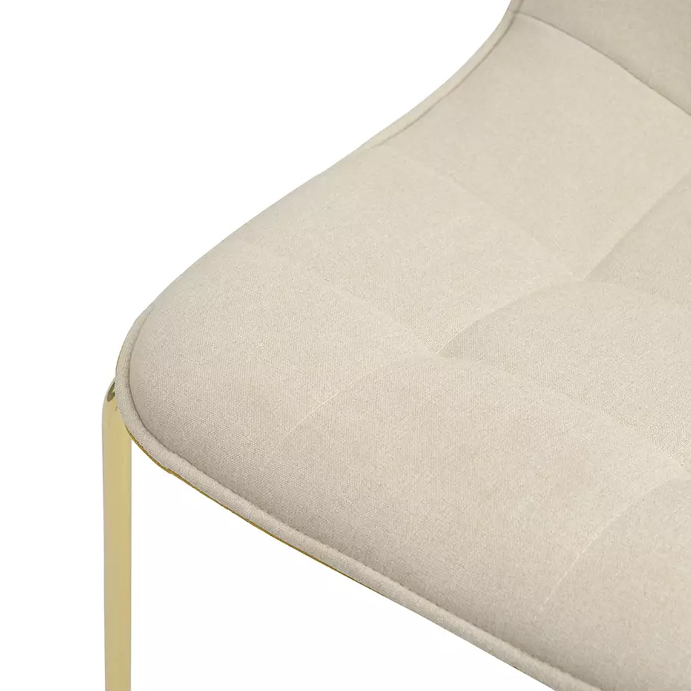 Стул с декоративной строчкой на обивке Sophisticated Silhouette