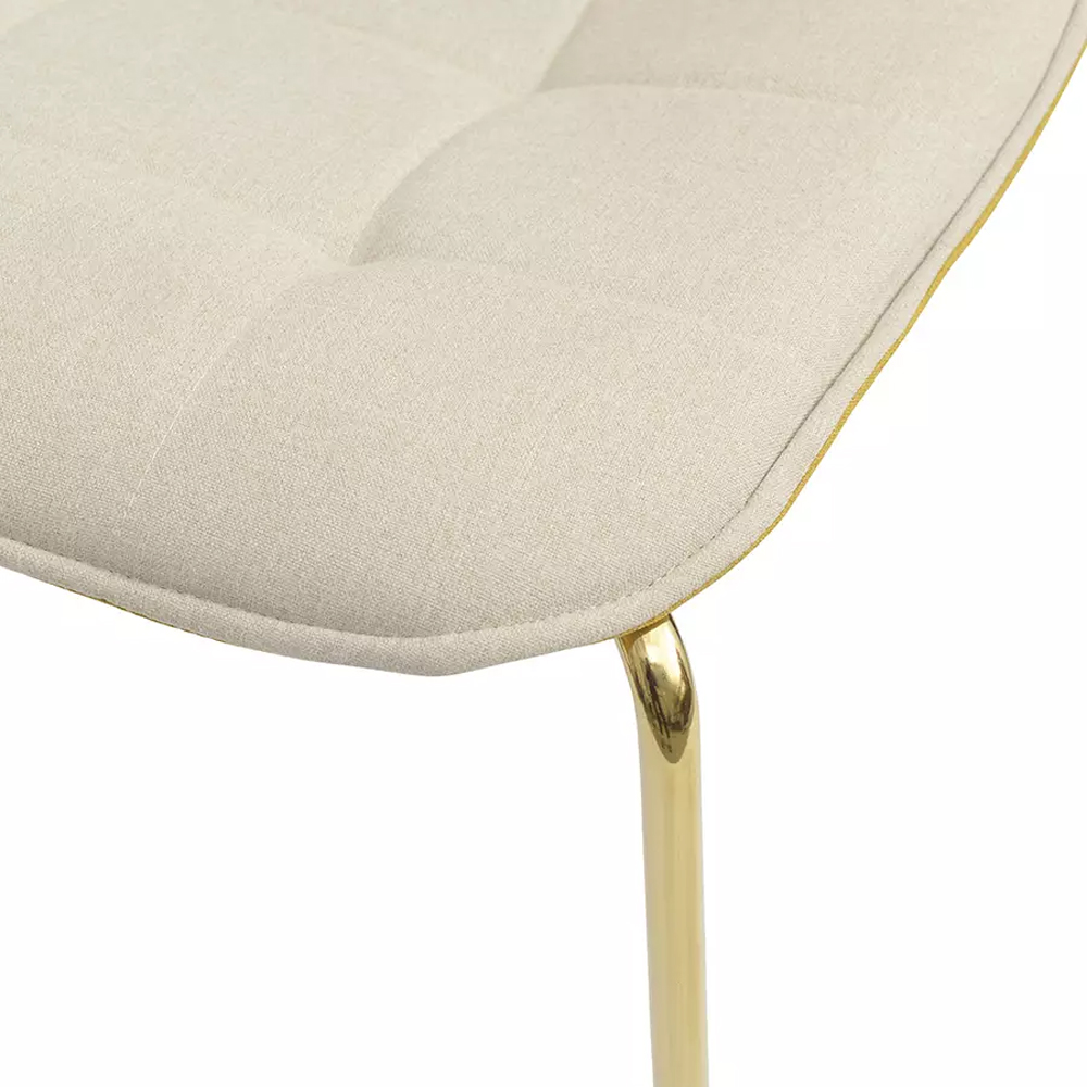 Стул с декоративной строчкой на обивке Sophisticated Silhouette