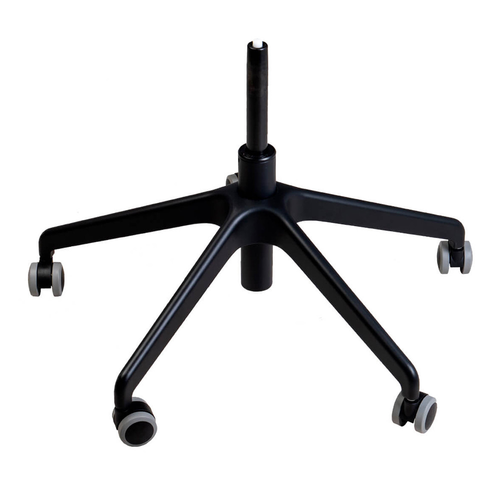 Стул с мягкой синей обивкой из велюра и подъемно-поворотным механизмом на черных колесиках Harper Blue