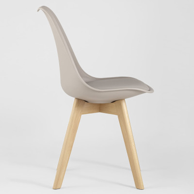 Стул с основой из пластика и мягким сиденьем Arvika Beige