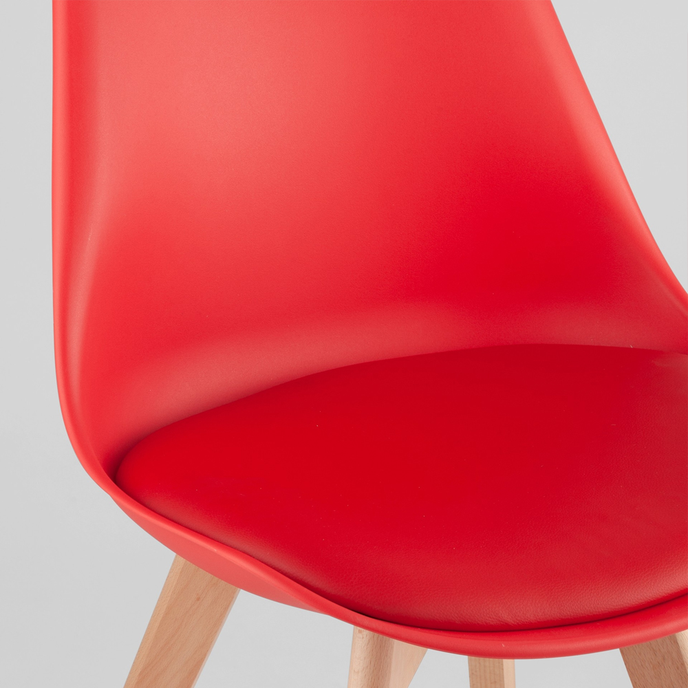 Стул с основой из пластика и мягким сиденьем Arvika Red