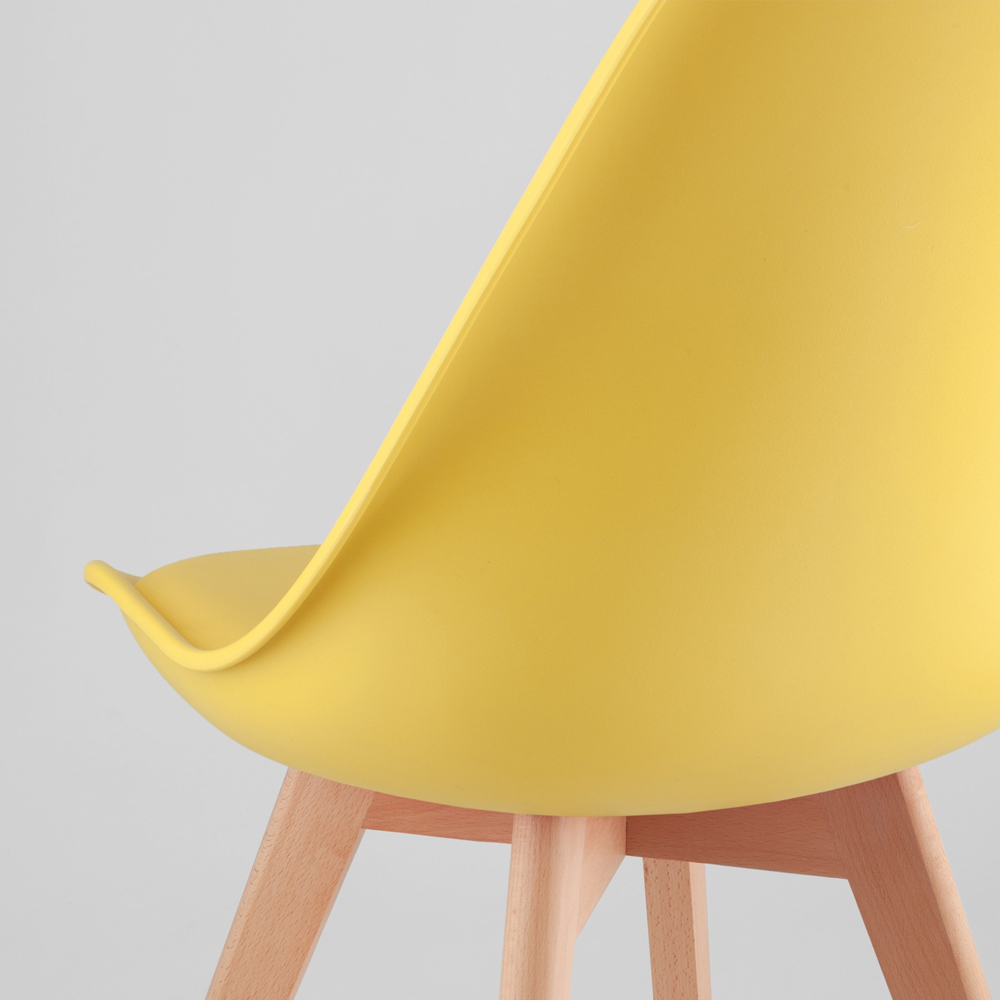 Стул с основой из пластика и мягким сиденьем Arvika Yellow