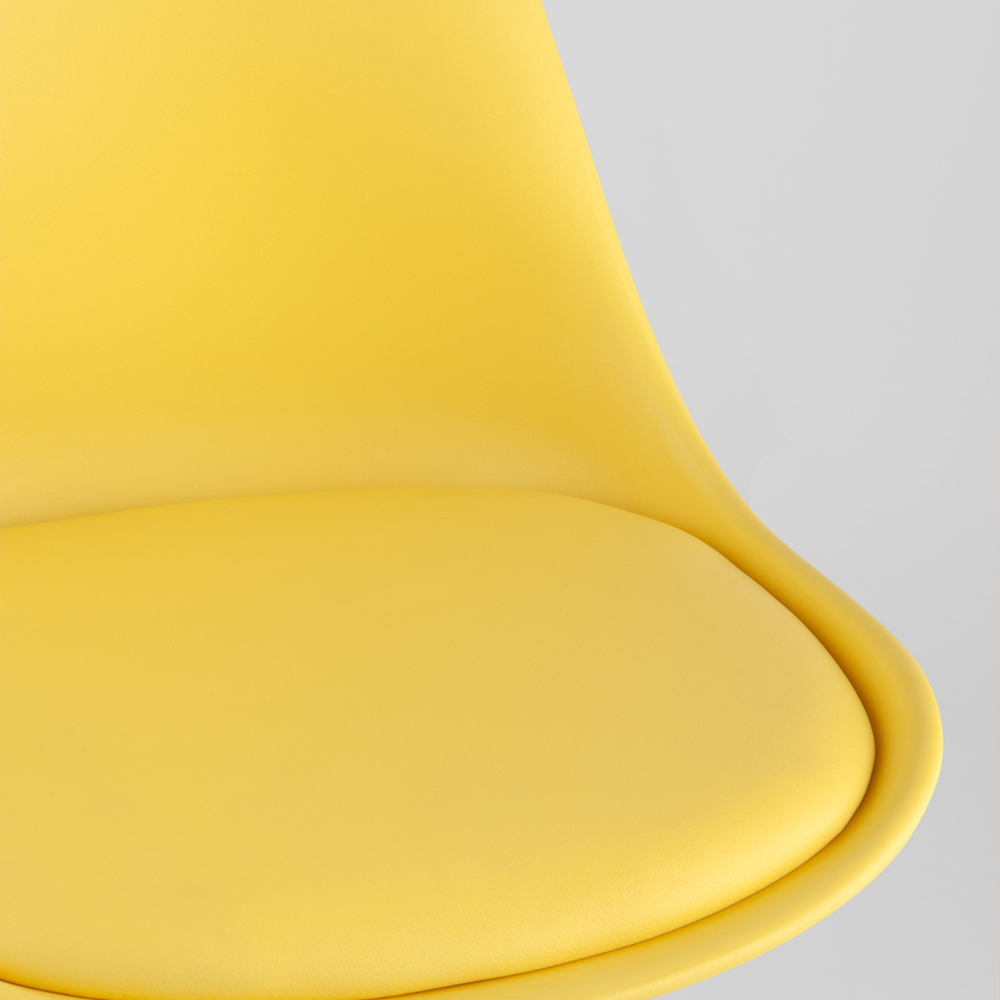 Стул с основой из пластика и мягким сиденьем Arvika Yellow