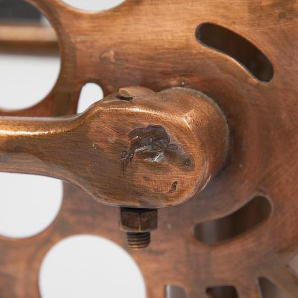 Стул с педалями от велосипеда Buffalo Leather Industrial Chair