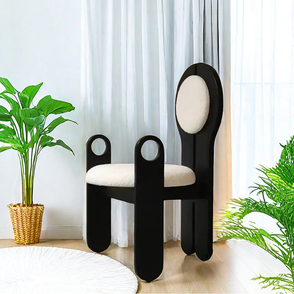 Стул черный из дерева с круглой спинкой Chair in Neoclassical Style
