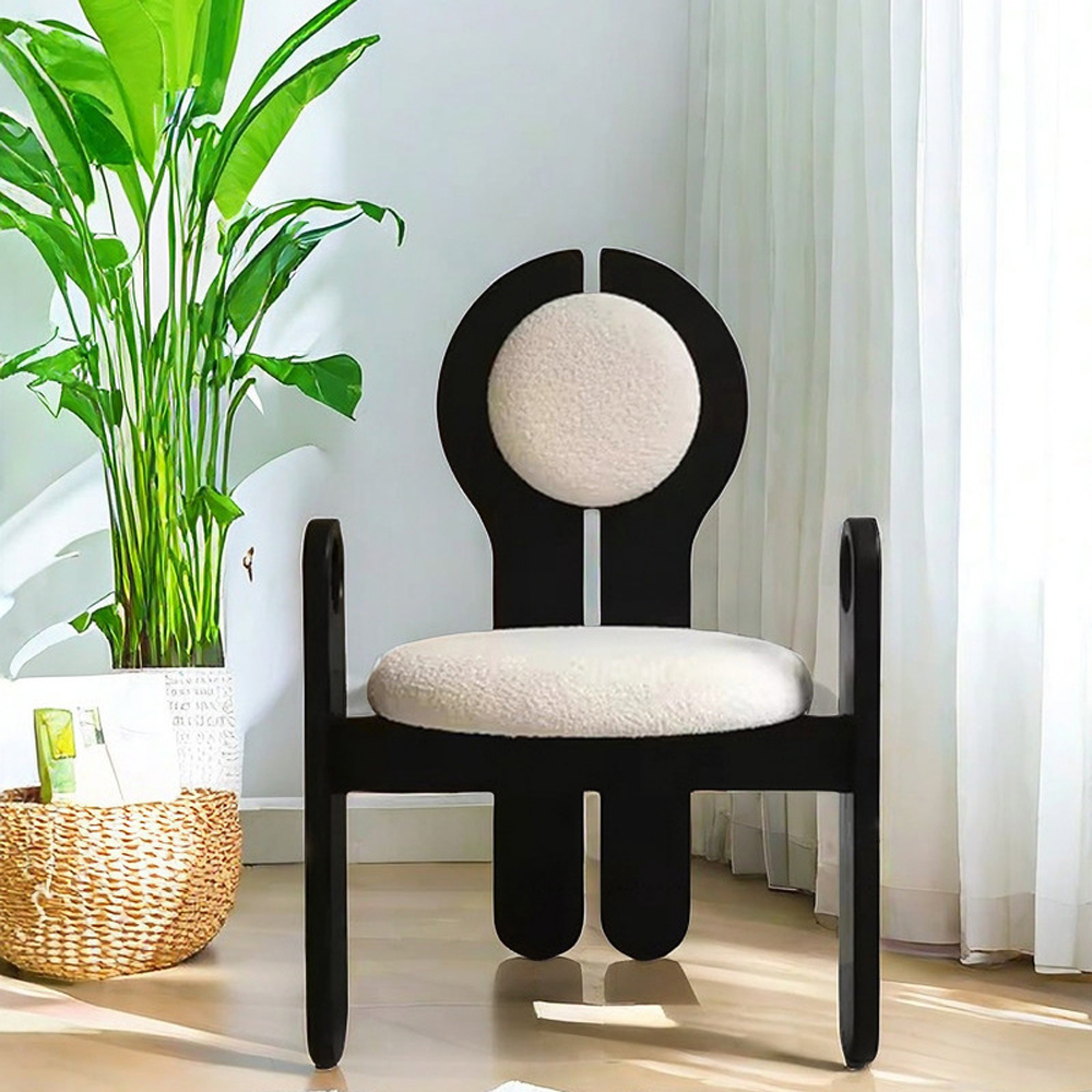Стул черный из дерева с круглой спинкой Chair in Neoclassical Style