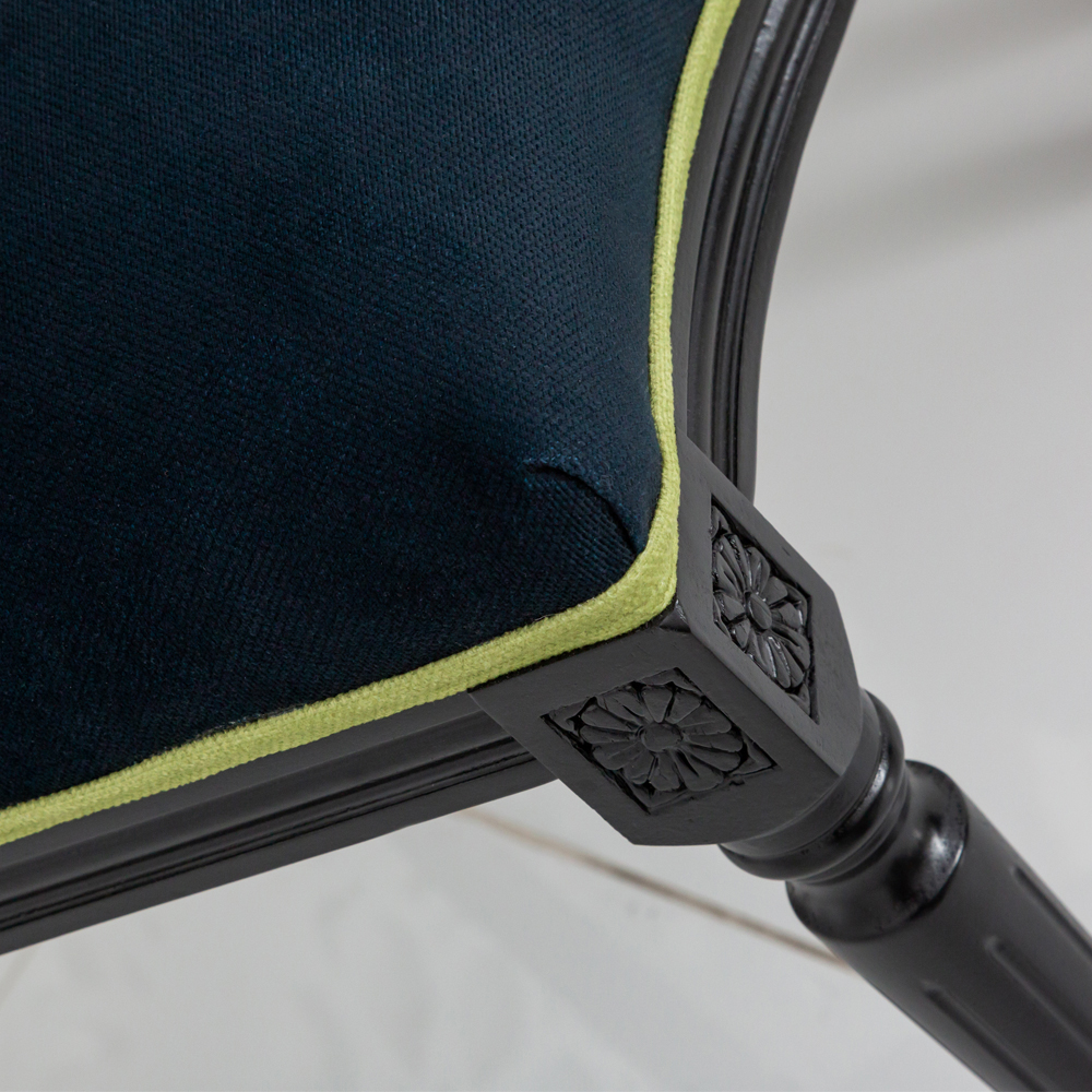 Стул чёрный из натурального бука с изображением птица в саду Blooming Magnolias