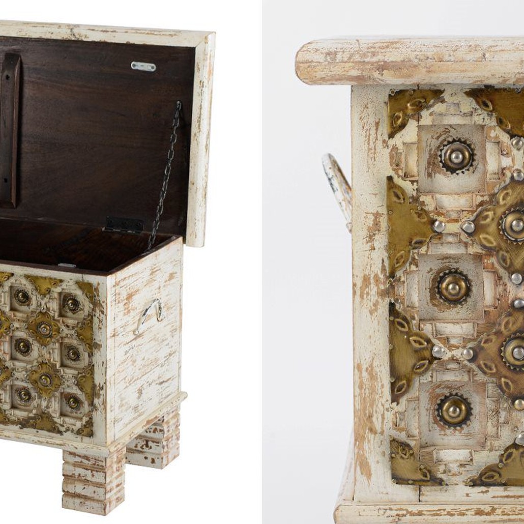 Сундук Antique Indian chest with pearls