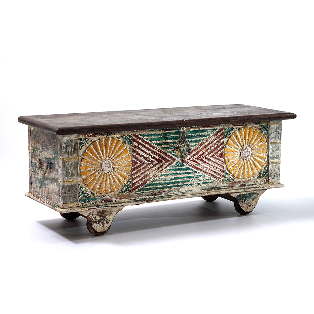 Сундук резной Advaith Carved Antique Chest