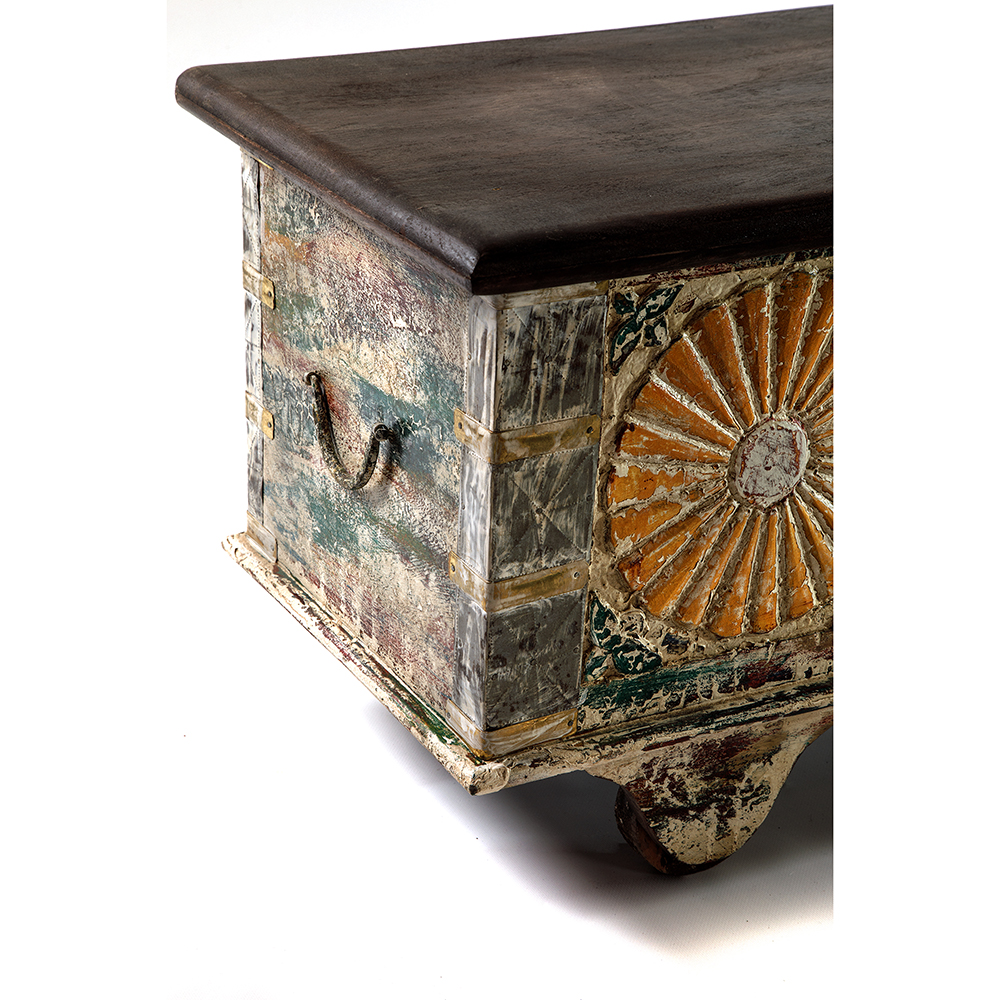 Сундук резной Advaith Carved Antique Chest
