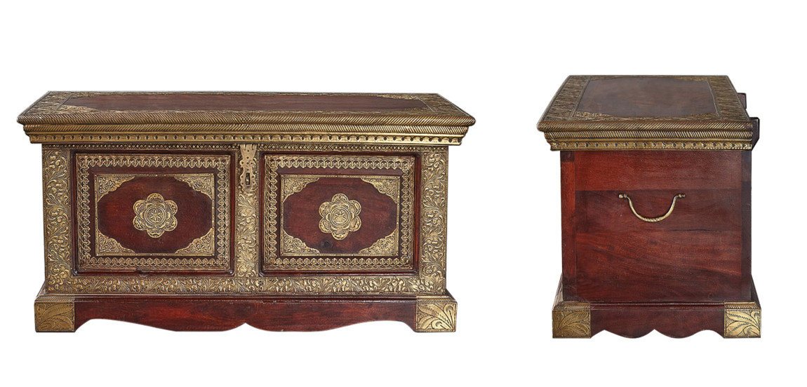 Сундук с латунной чеканкой Kanta Indian Inlaid Chest