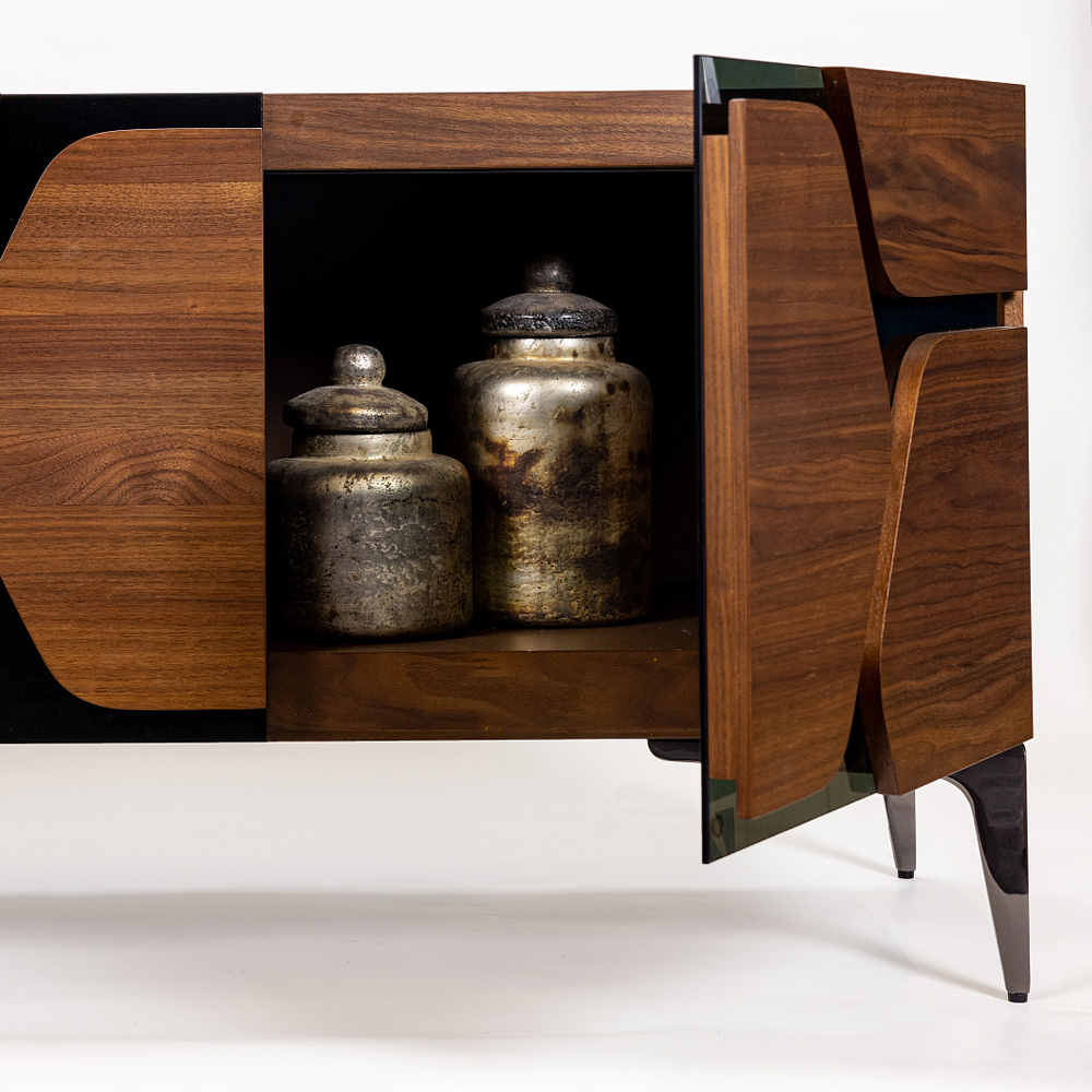 ТВ-тумба с узором из шпона на фасаде Sahara