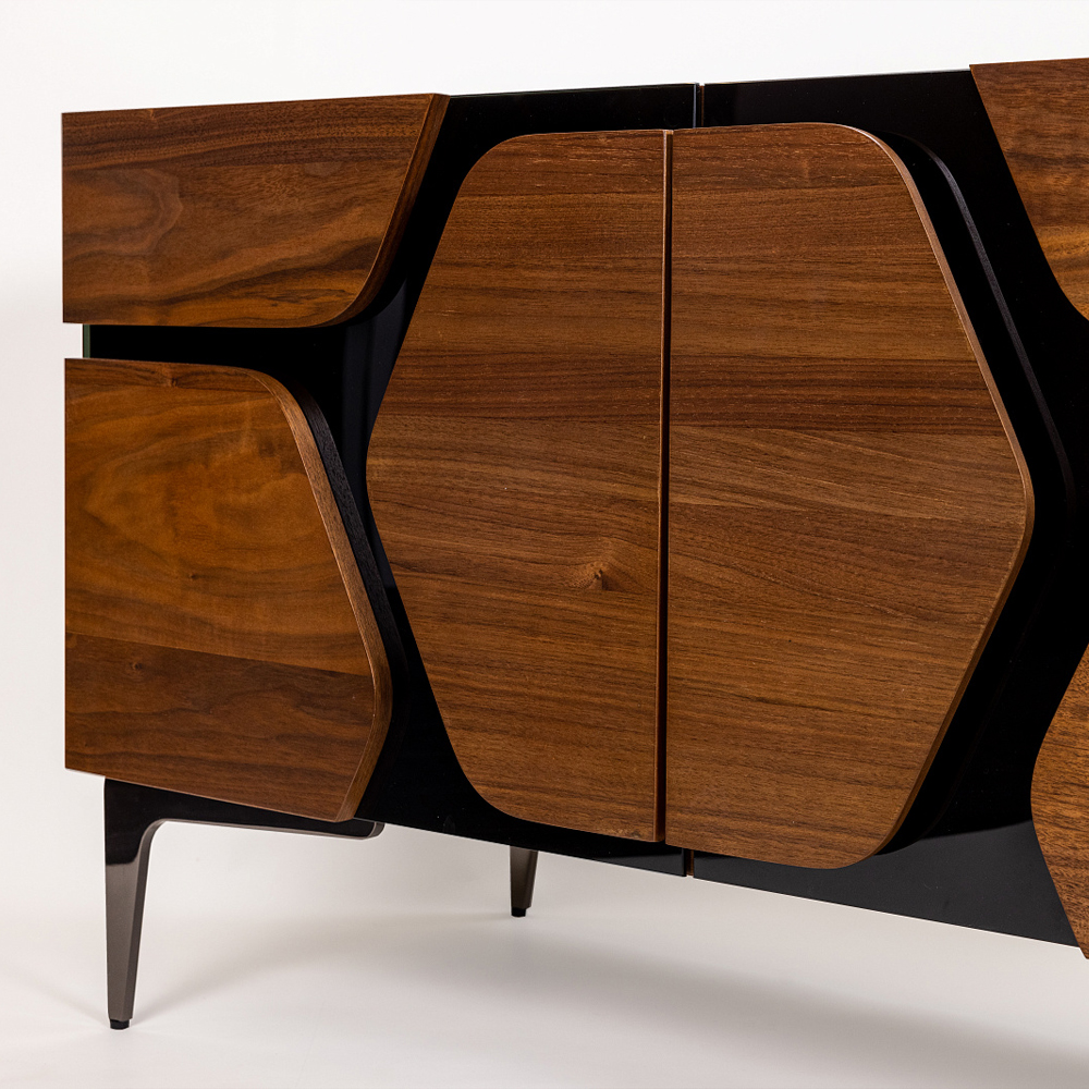 ТВ-тумба с узором из шпона на фасаде Sahara