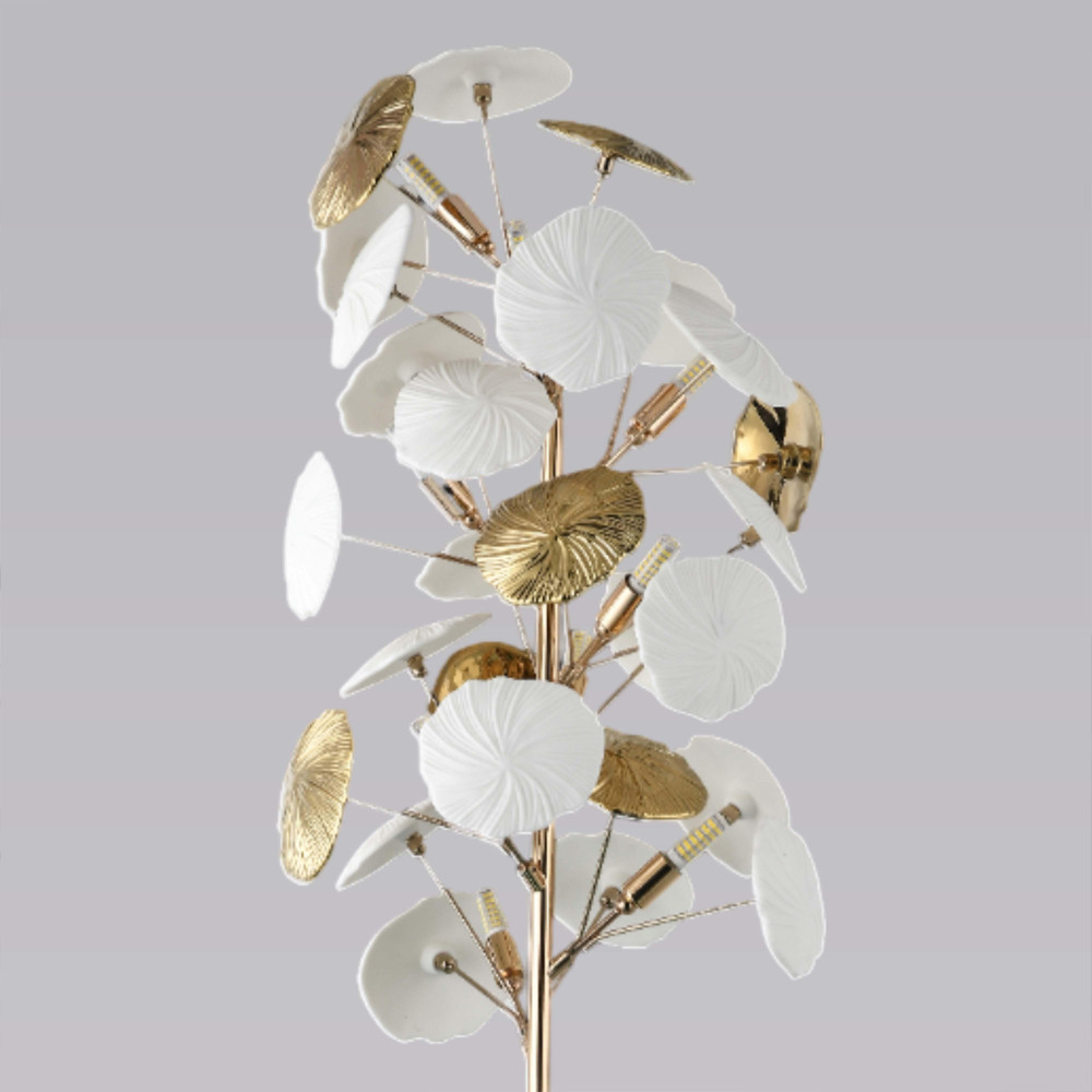 Торшер в виде белых и золотых цветов Bouquet of Light
