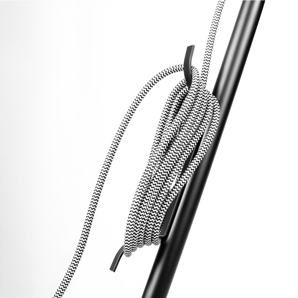 Торшер в виде прожектора с круглым тканевым абажуром на треноге черного цвета Radiance Éclat