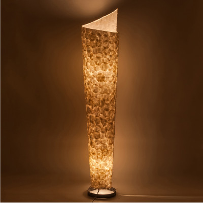 Торшер из перламутра на металлическом каркасе Indonesian Spiral