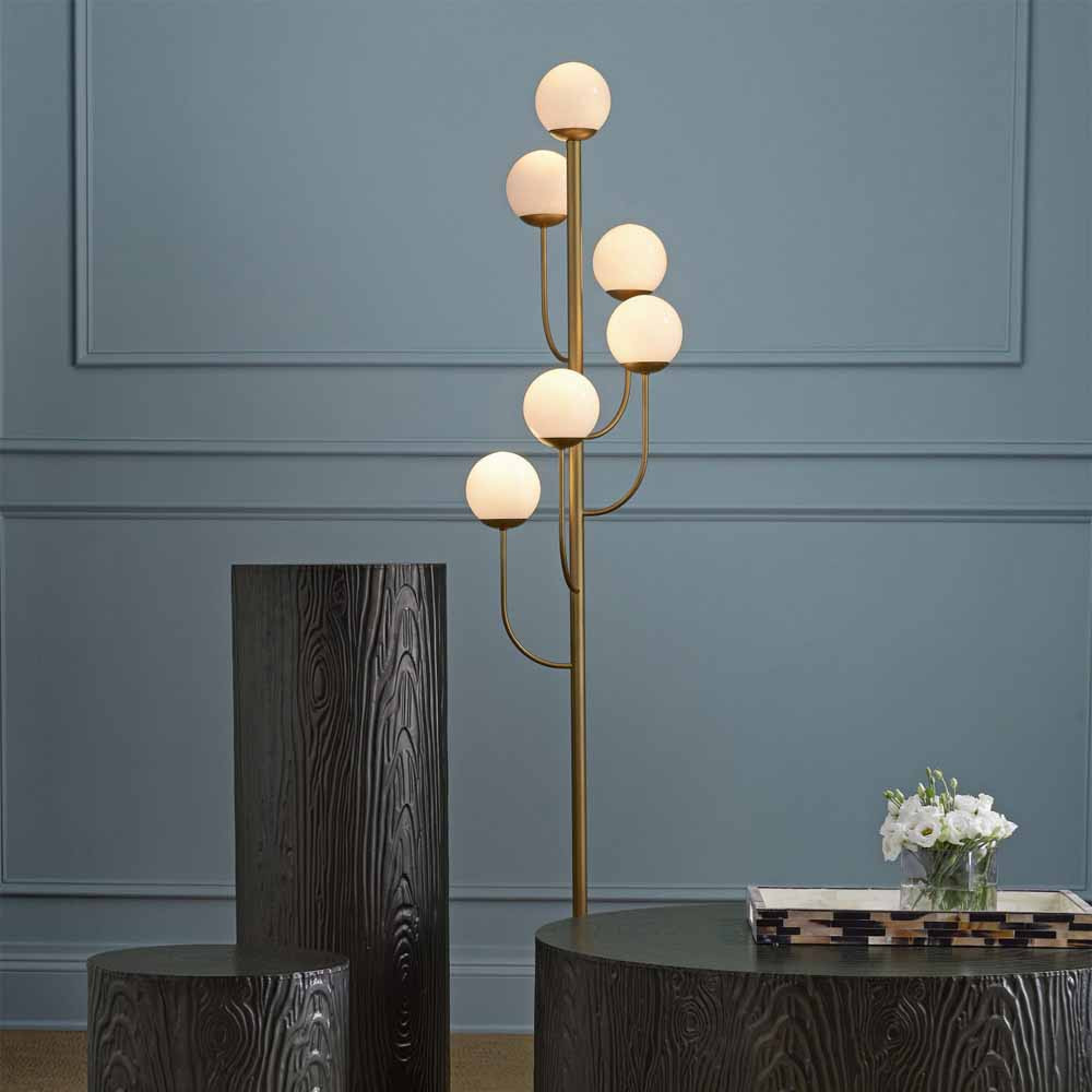 Торшер с 6-ю белыми стеклянными плафонами в форме шаров Gooseneck Pelle Chandelier