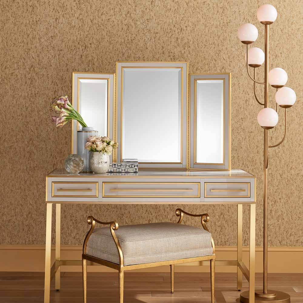 Торшер с 6-ю белыми стеклянными плафонами в форме шаров Gooseneck Pelle Chandelier