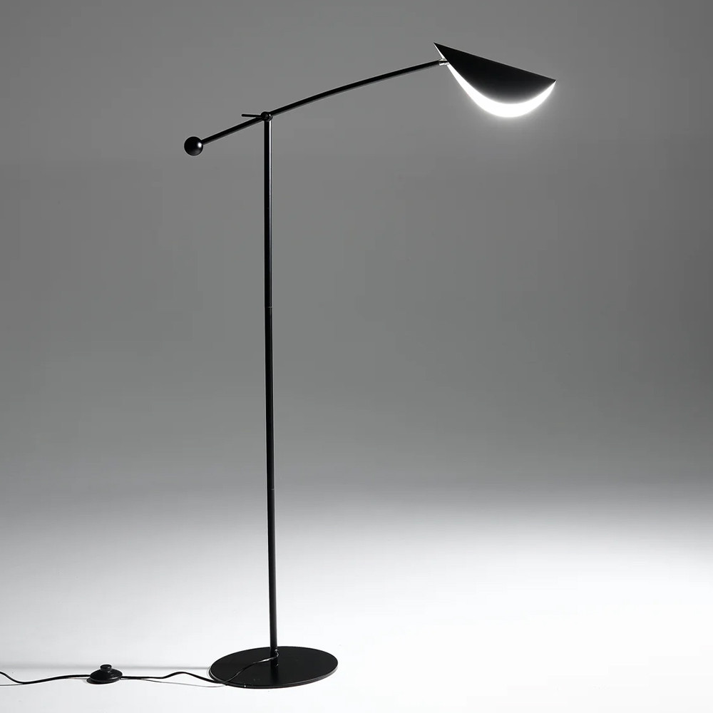 Торшер с поворотным плафоном Aracea Black Floor Lamp