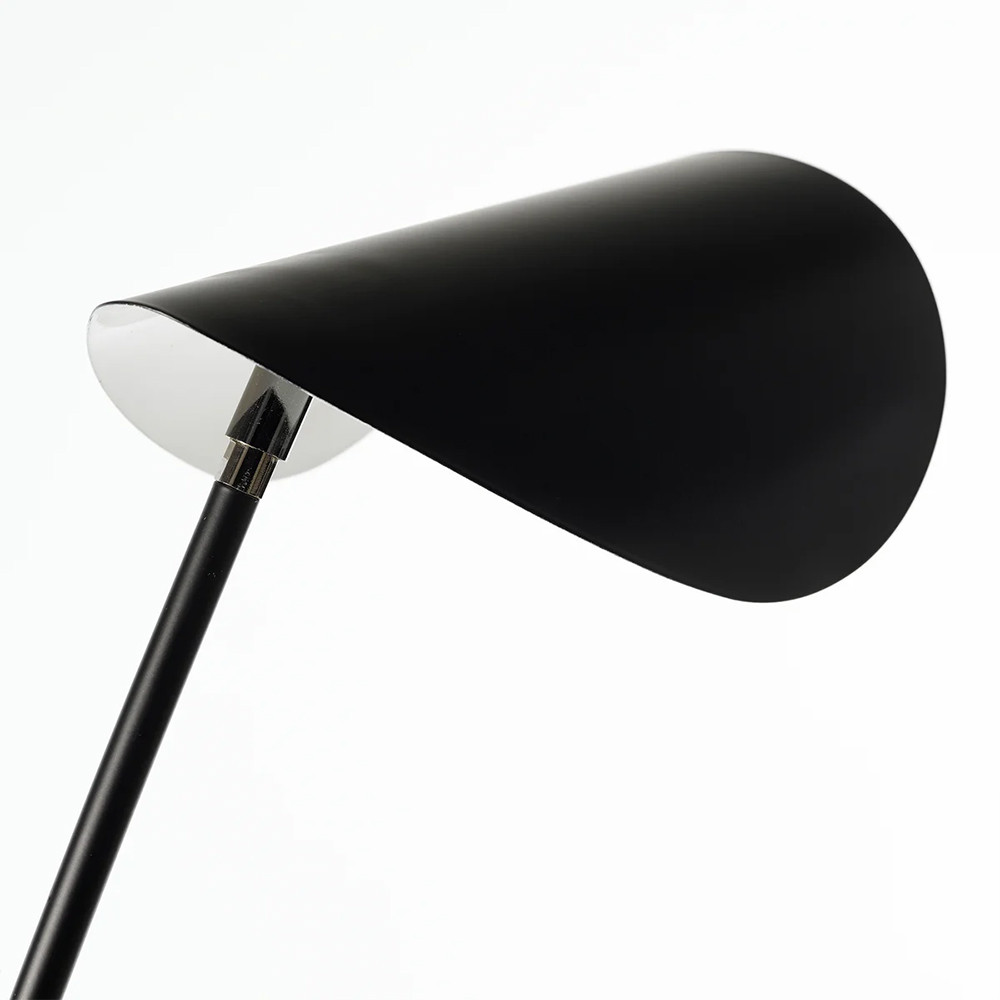 Торшер с поворотным плафоном Aracea Black Floor Lamp