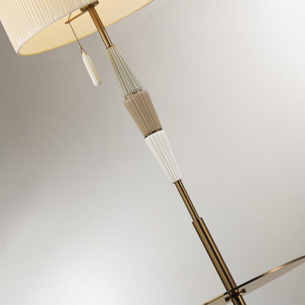 Торшер с полкой и декором из керамики Sardeg