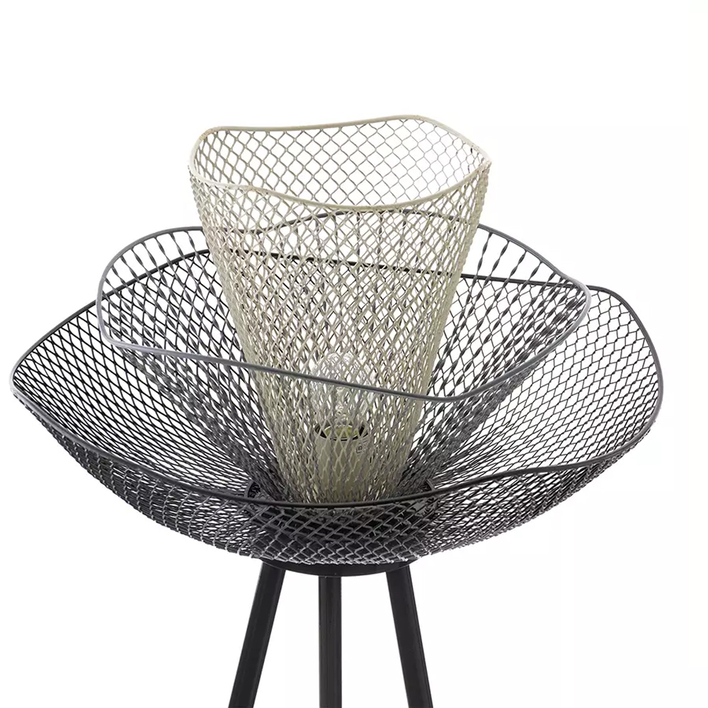 Торшер с трехъярусным плафоном из металлической сетки Metal Mesh Floor Lamp
