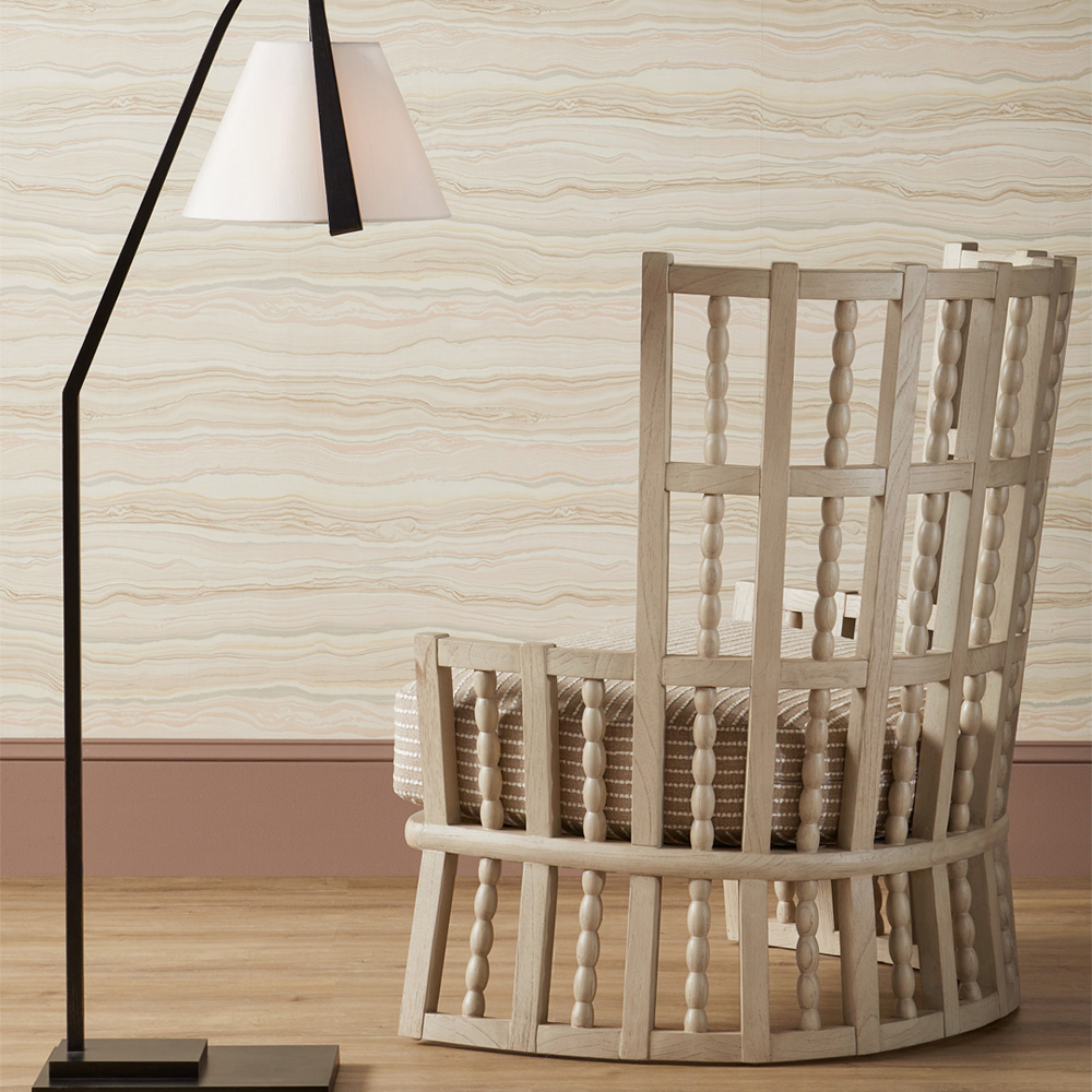 Торшер с черным каркасом и белым тканевым абажуром в форме конуса Stylish Solution