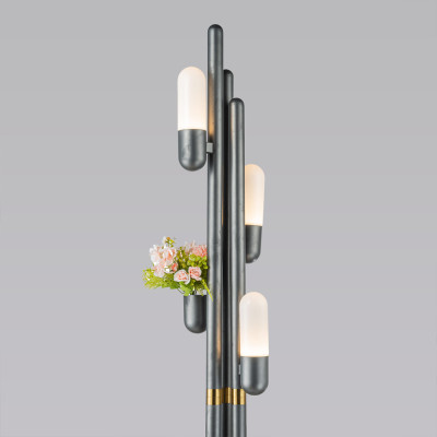 Торшер светодиодный с серым металлическим каркасом Generosity