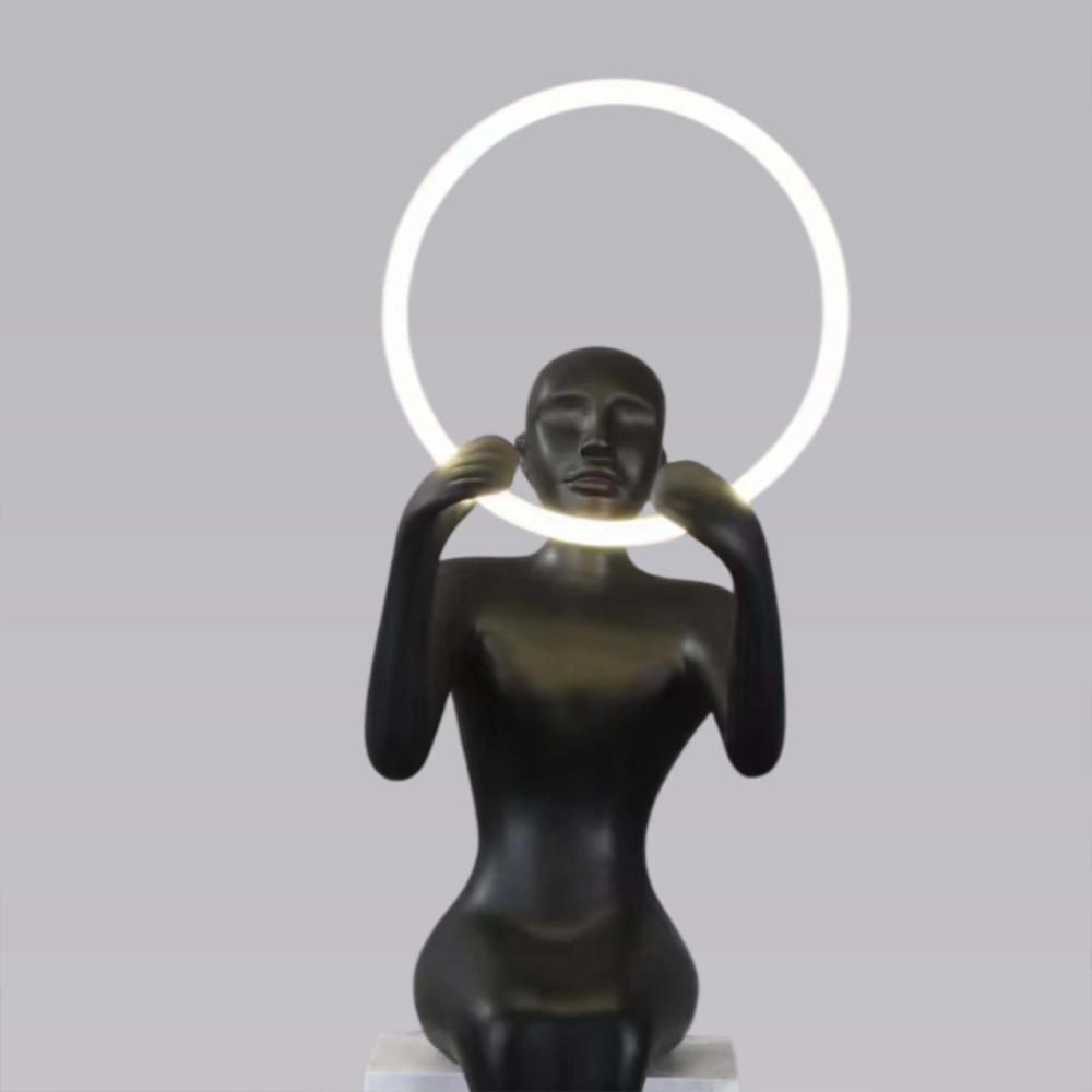 Торшер черная статуэтка Statue In The Clouds Floor Lamp