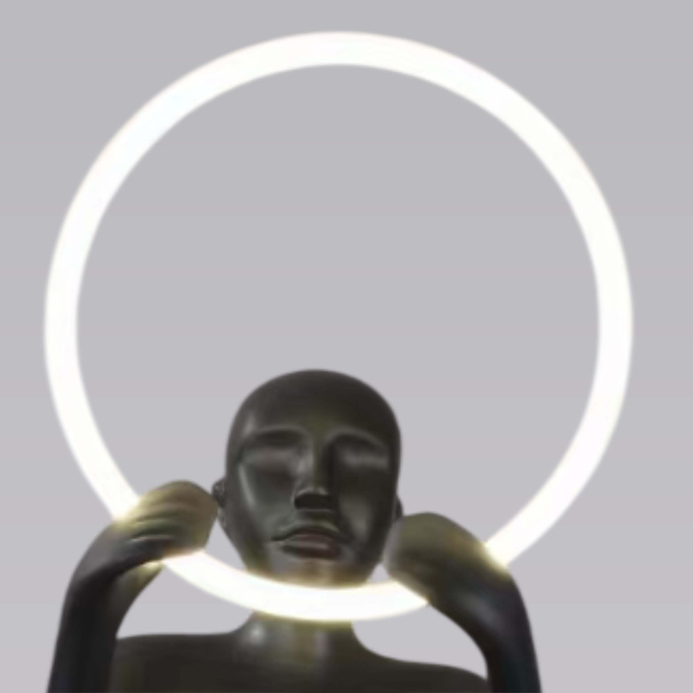 Торшер черная статуэтка Statue In The Clouds Floor Lamp