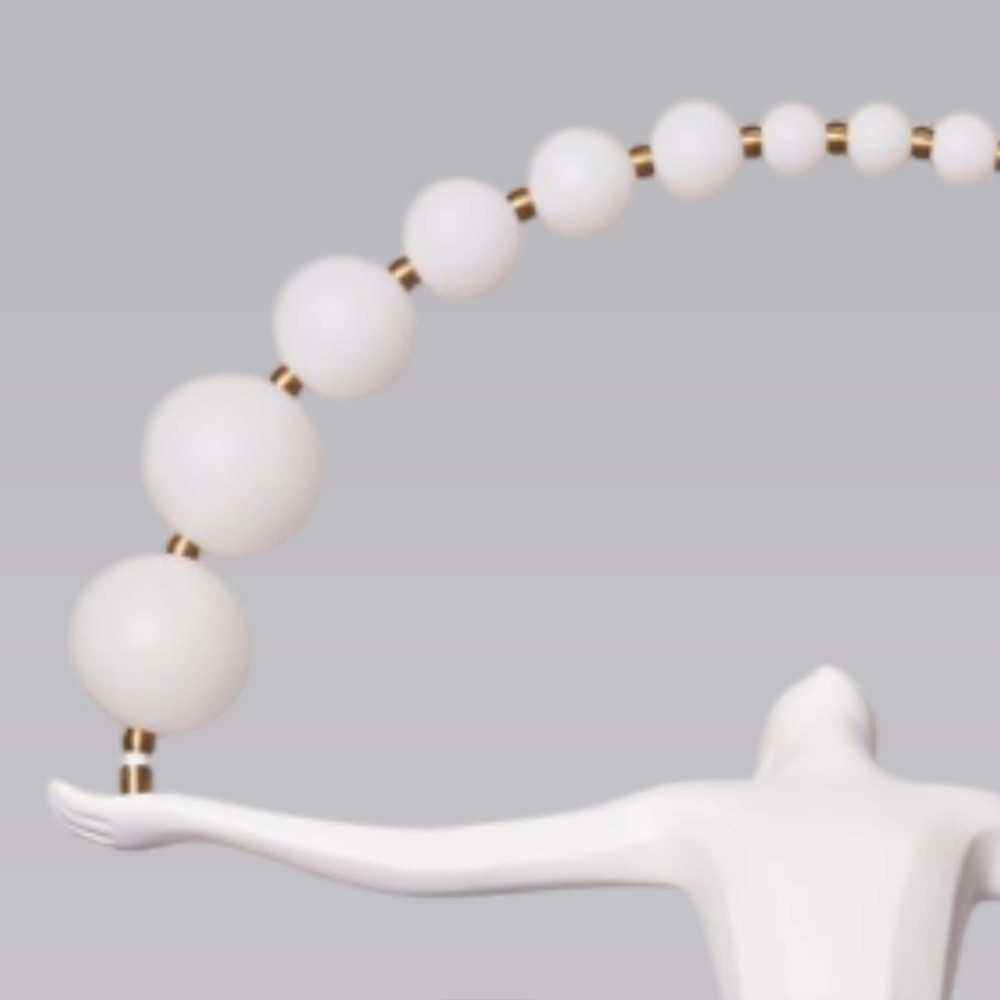 Торшер черно-белая статуэтка Девушка Girl Carries Light Balls