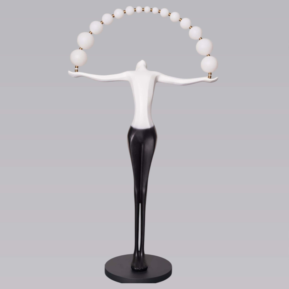 Торшер черно-белая статуэтка Девушка Girl Carries Light Balls