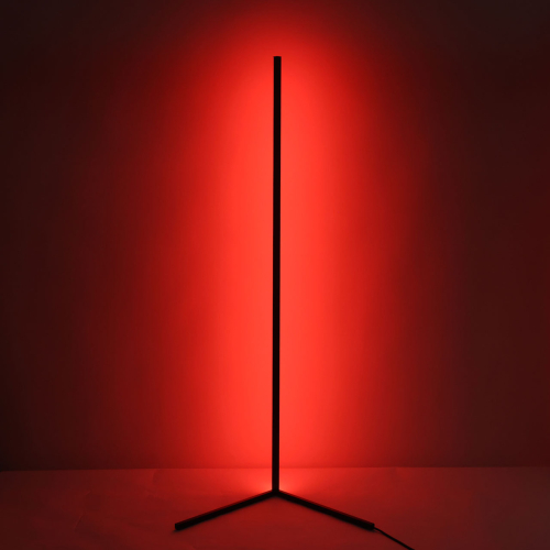 Торшер черного цвета на угловом основании Arteriors