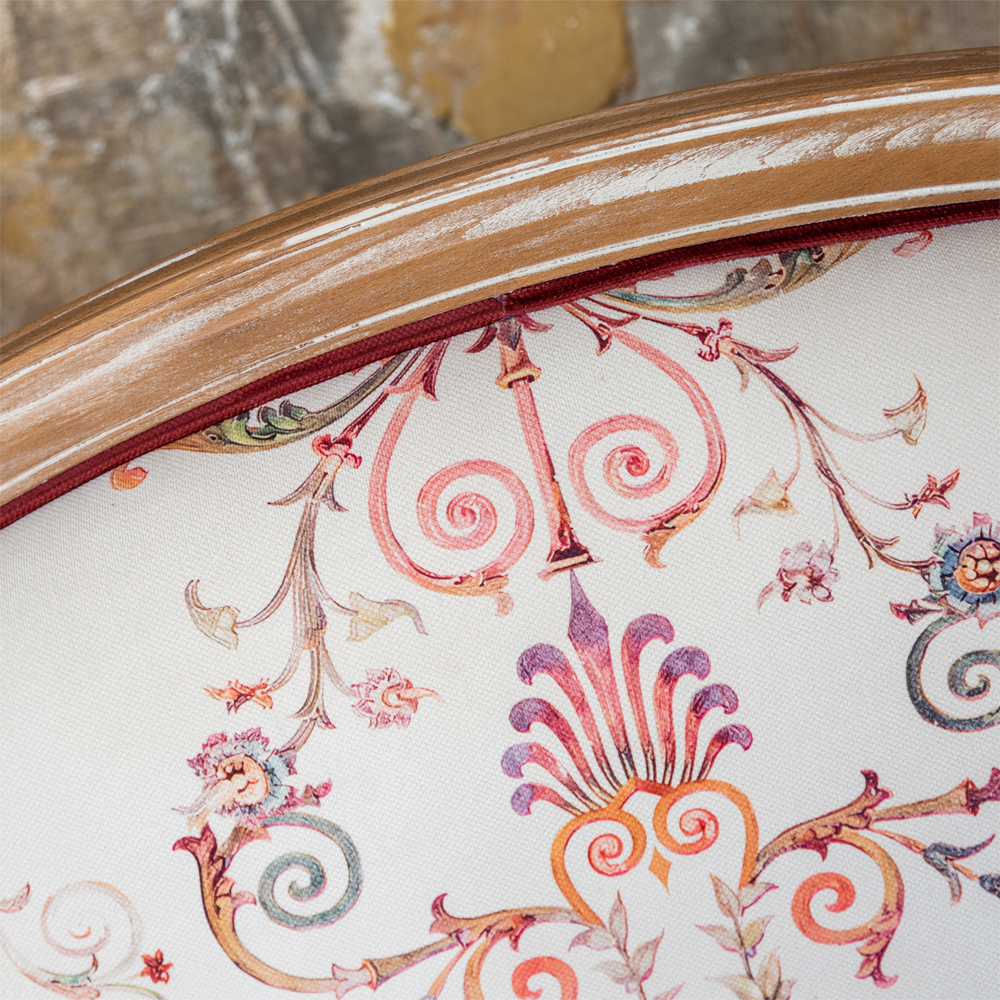 Трехместный диван из массива бука бежевый с растительным орнаментом Raffael Renaissance Beige Sofa