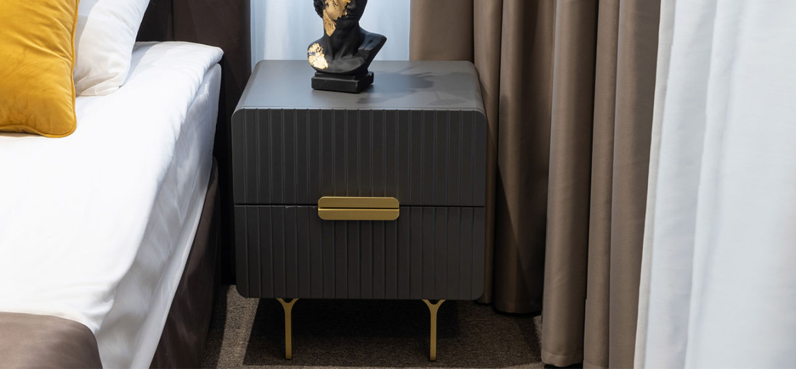 Тумбочка Stephanie с двумя ящиками