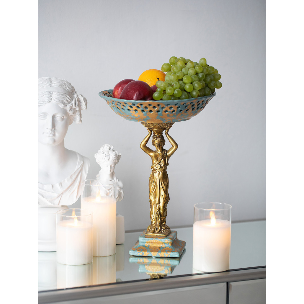 Фарфоровая чаша с девушкой Marlo Turi