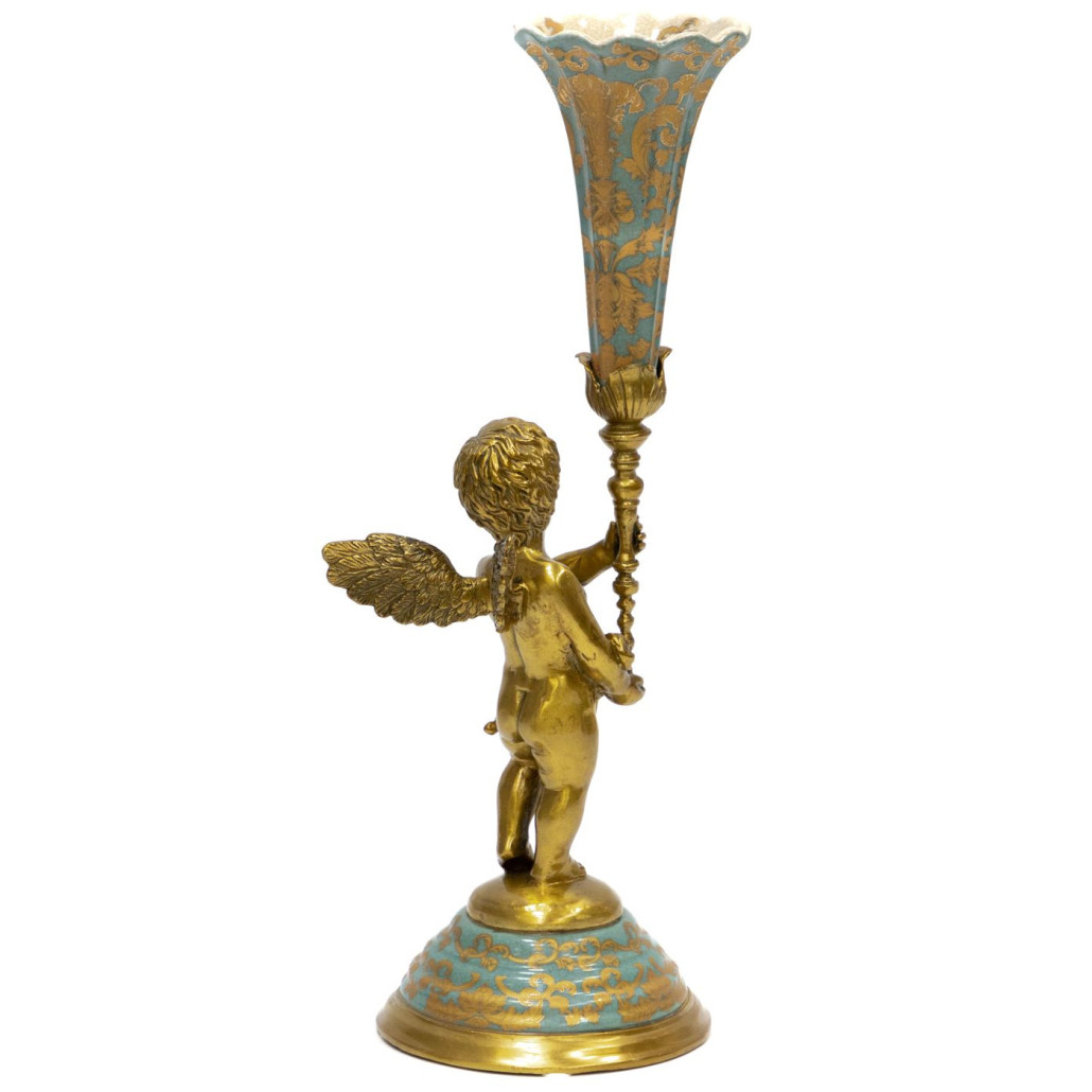 Фарфоровый подсвечник Во власти ангела Cert