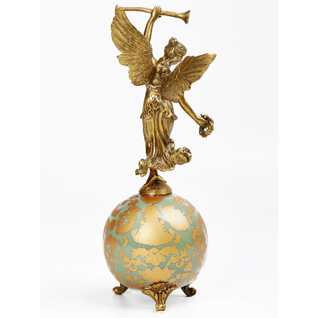 Фигурка The angel on the ball
